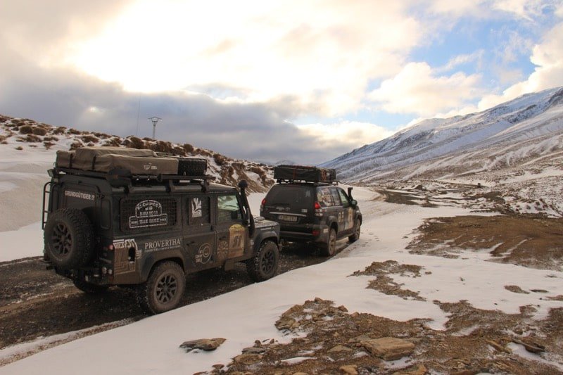 Mountain pass in Morocco - Overlanding in the mountains. Defender 110 and Landcruiser 120 or GX470