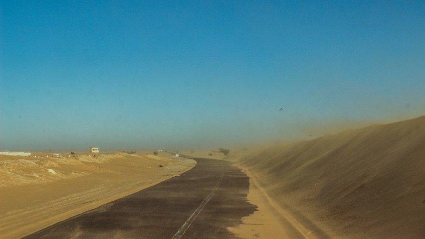 sand storm starting in the sahara
