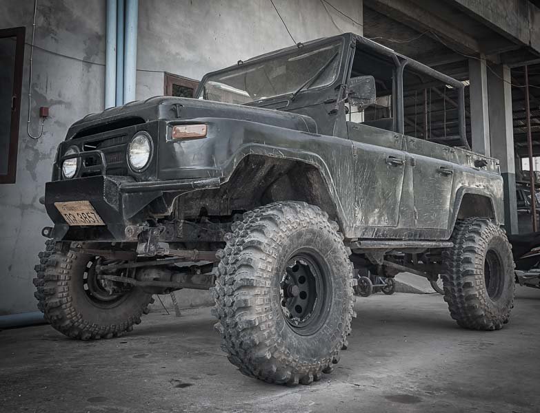 mud terrain tires on chinese Jeep