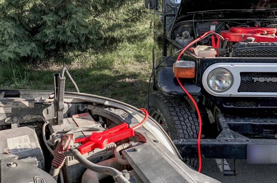 how to attach jumper cables