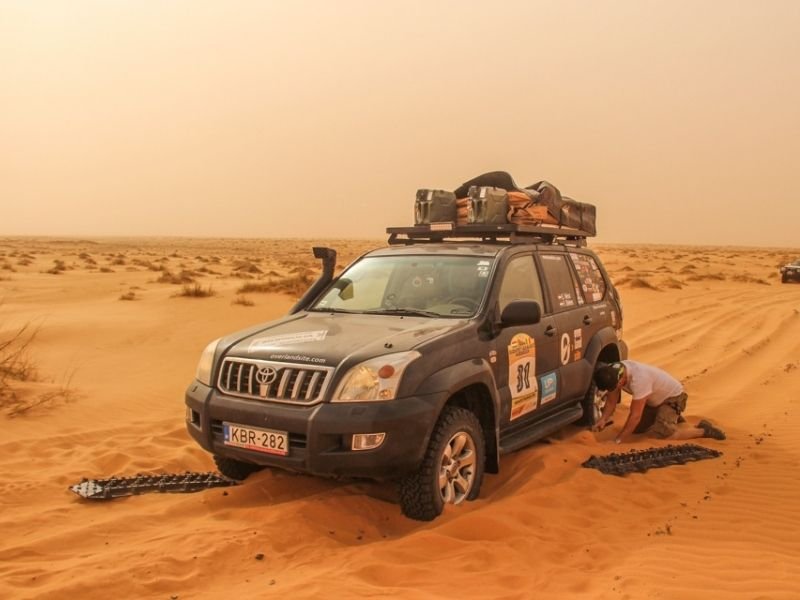 How to get a car unstuck from the desert