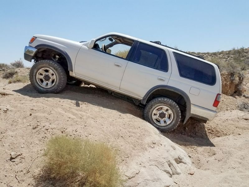 how to get a car unstuck if bottomed out